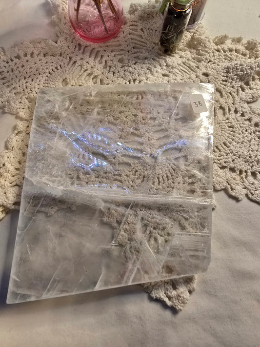 Selenite Charging Plate